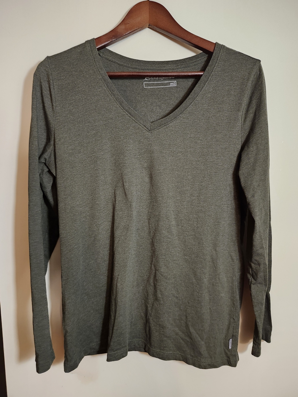 Eddie Bauer Men's V-Neck Long Sleeve Shirt in Olive